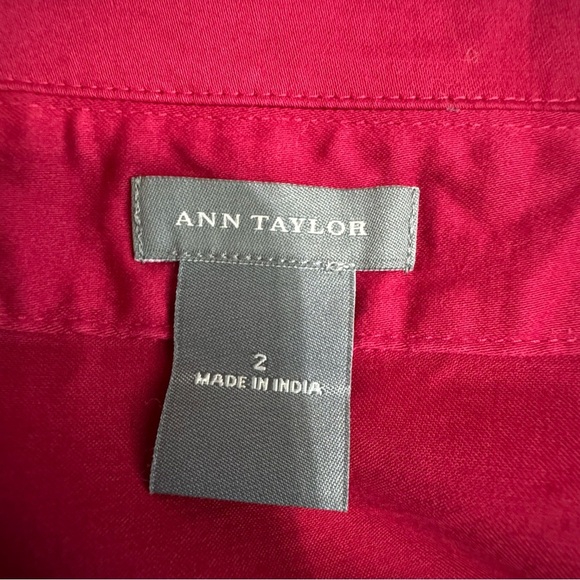 Ann Taylor Ruched Front Collared V-Neck Fitted Wine Colored Blouse - Picture 6 of 7